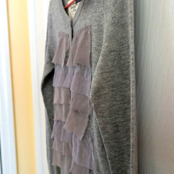 A&F Ruffled Cardigan Grey Sweater - Picture 3 of 6